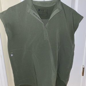 LIMITED EDITION FIGS MOSS RAFAELA OVERSIZED SCRUB TOP